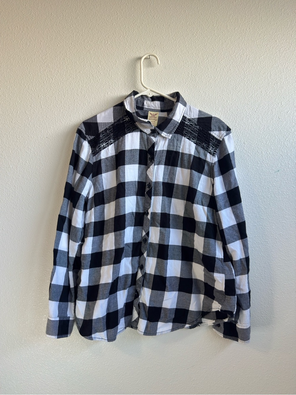 FADED GLORY Black and White Buffalo Plaid Women’s Button-Up Flannel